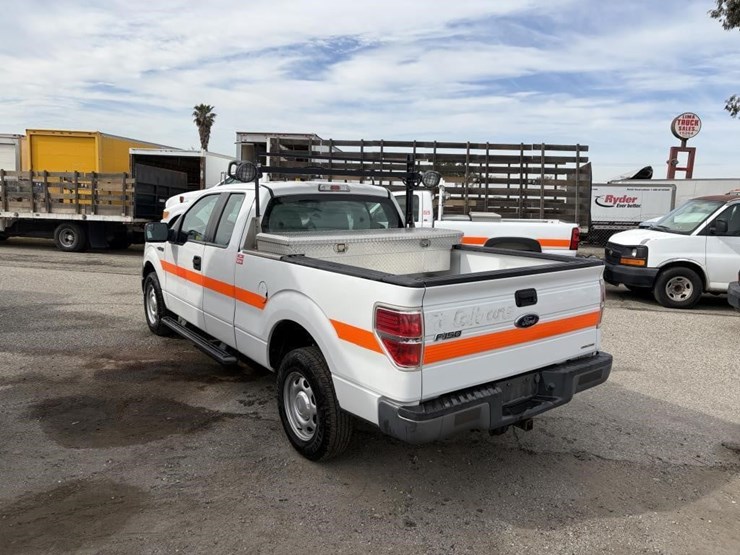 2013-ford-f150-xl-image-4