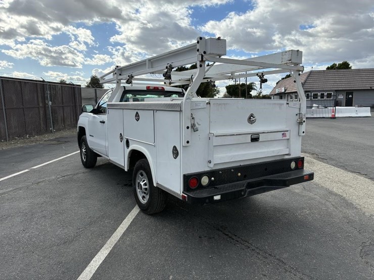 2016-chevrolet-2500-image-4