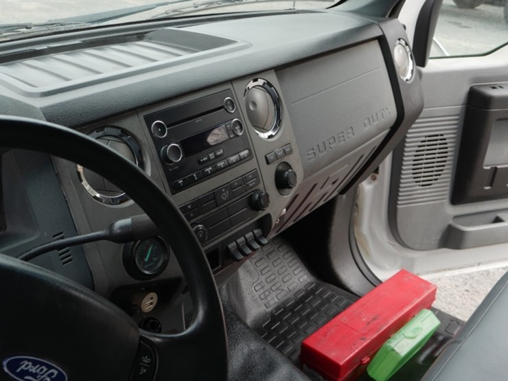 2015-ford-f750-xlt-image-16