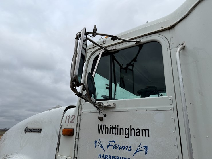 1996-international-9400-image-32