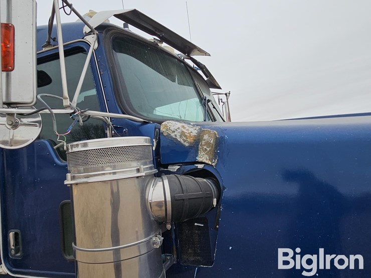 2005-kenworth-w900b-image-15