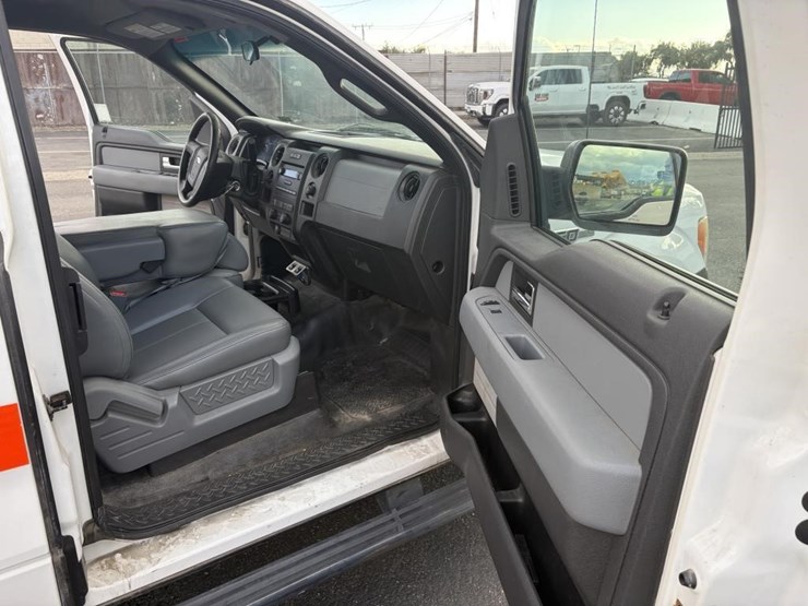 2013-ford-f150-xl-image-8