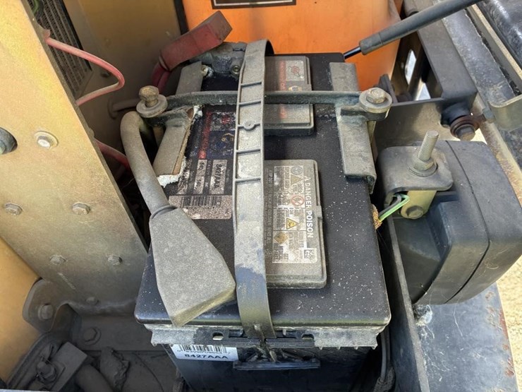 2016-caterpillar-cb-214d-image-21