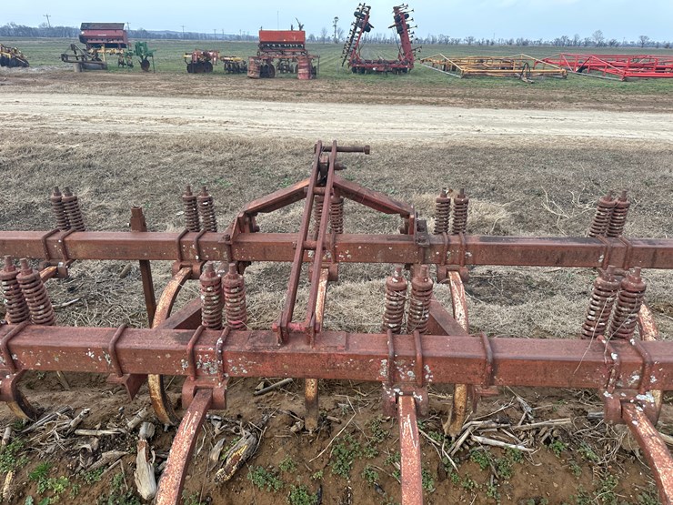 #38726-•-14'-chisel-plow-image-14