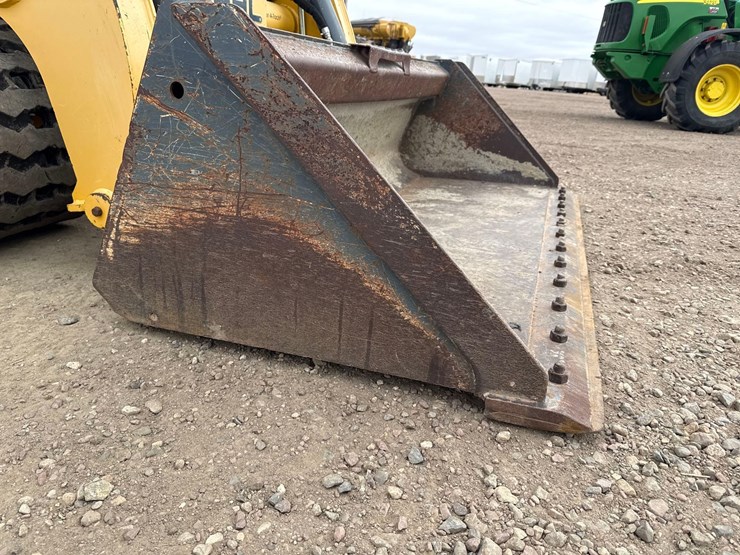 2017-gehl-250-image-9