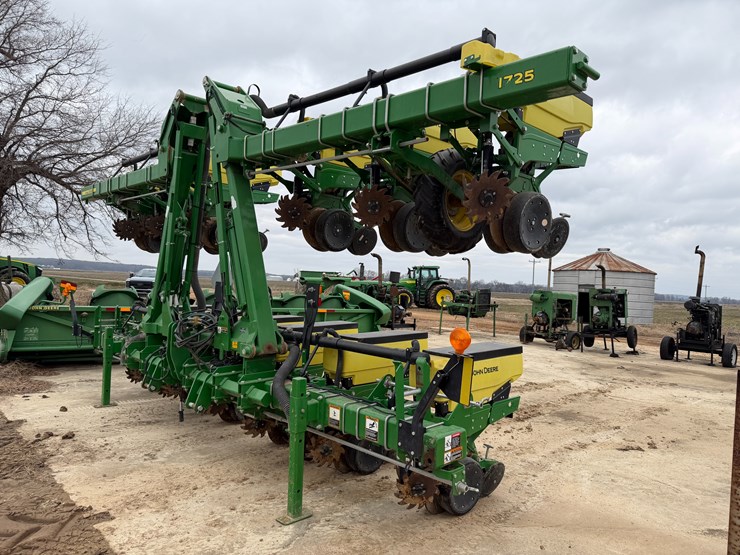 john-deere-1725-image-1