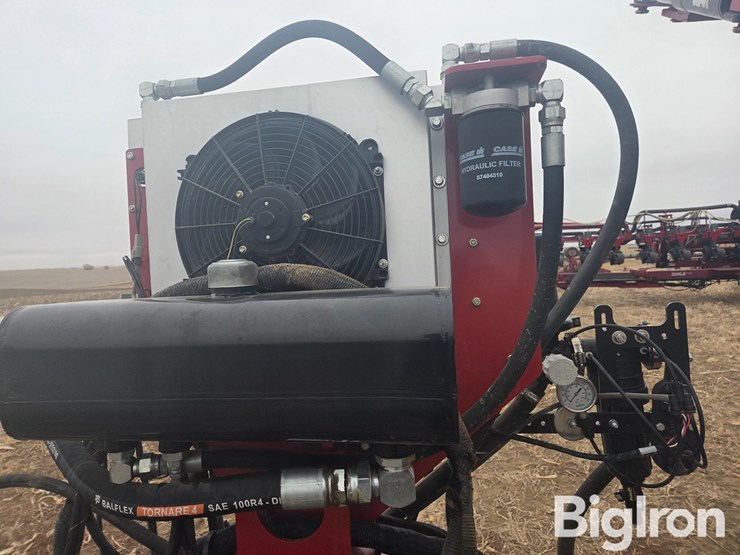 2011-case-ih-1240-image-11