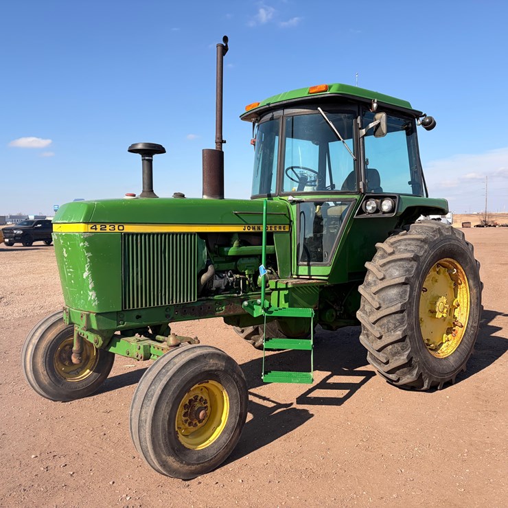 JOHN DEERE 4230