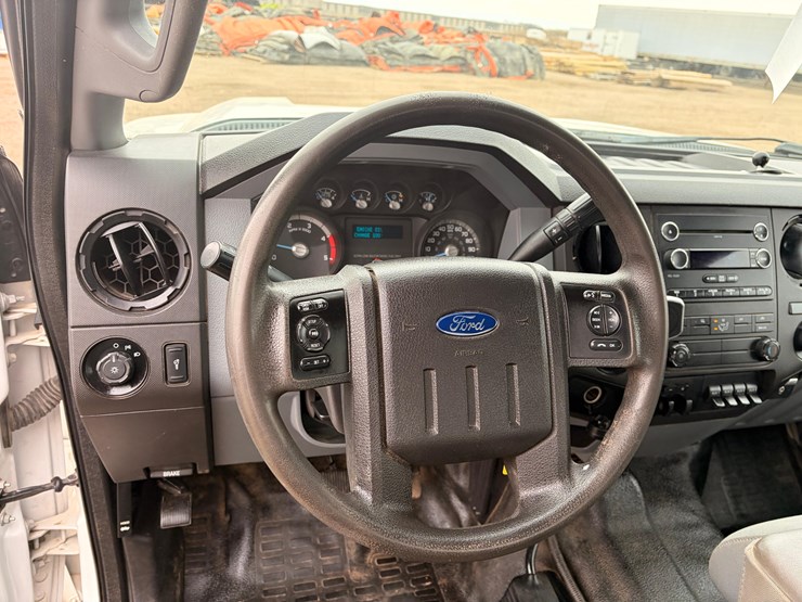 2015-ford-f550-image-23
