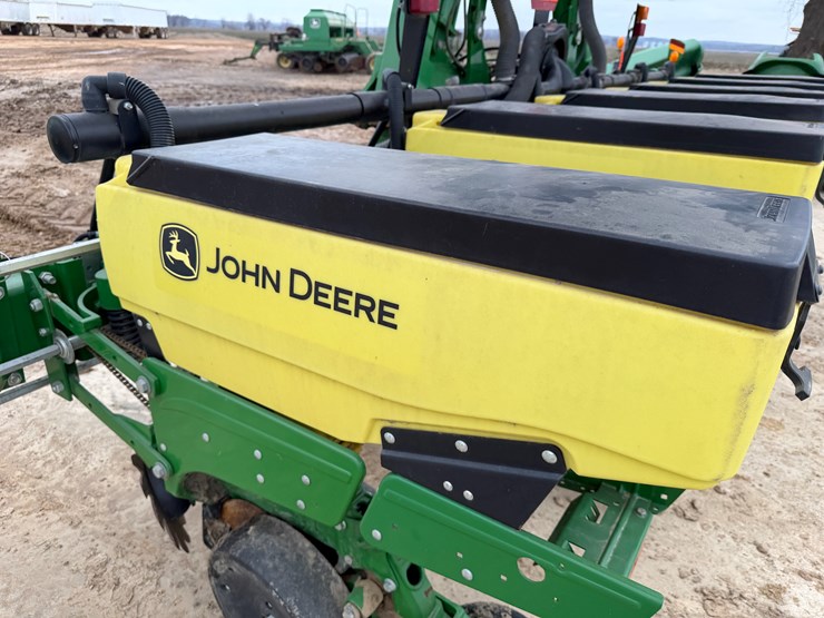 john-deere-1725-image-59