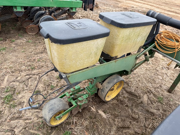 john-deere-7300-image-28