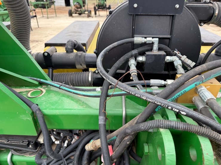john-deere-1725-image-94