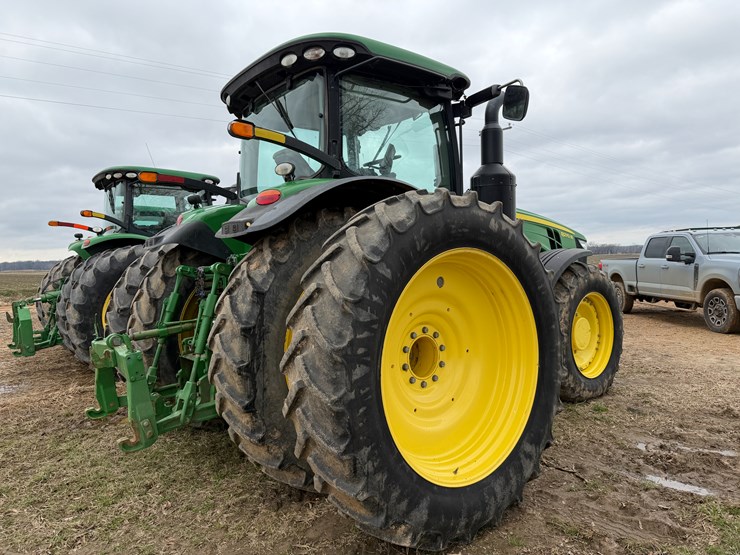 #38653-•-2017-john-deere-8270r-mfwd-tractor-image-3
