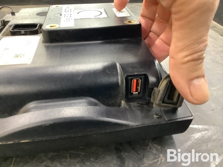 2021-case-ih-700-image-7