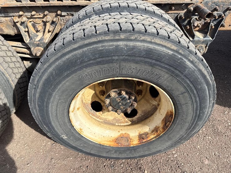 2003-mack-ch613-image-24