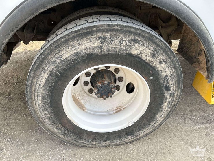 2004-international-durastar-4300-image-42