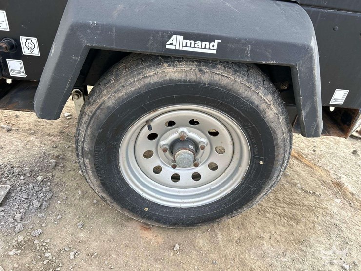 2019-allmand-bros-night-lite-v-series-image-18