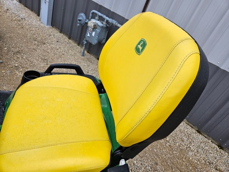 2023-john-deere-x758-image-15