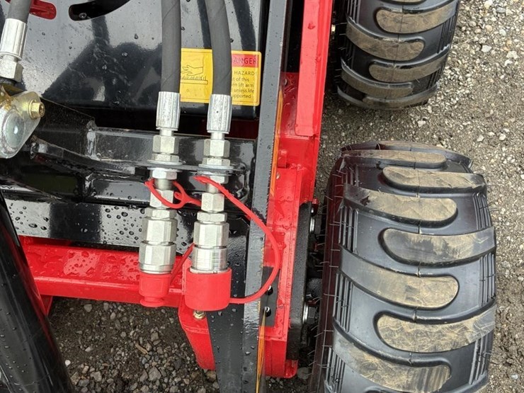 2026-sdlool-sl323w-skid-steer-loader-image-7