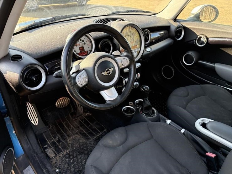 2009-mini-cooper-s-car-image-8