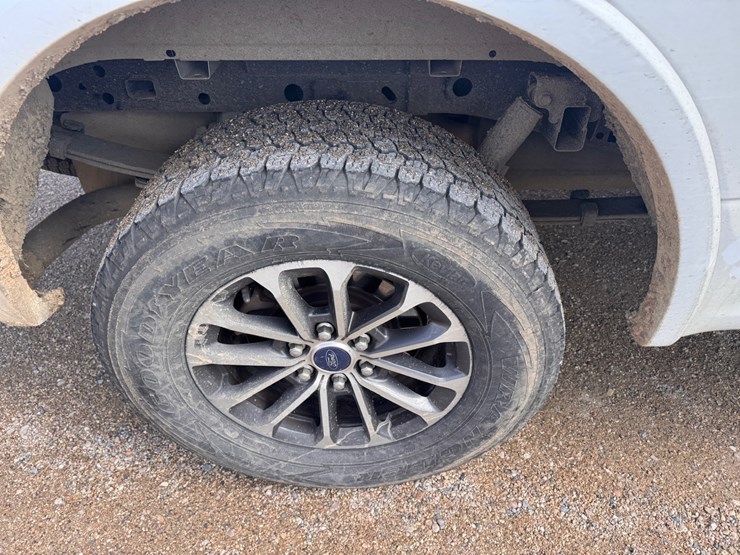 ford-f150-xlt-image-19