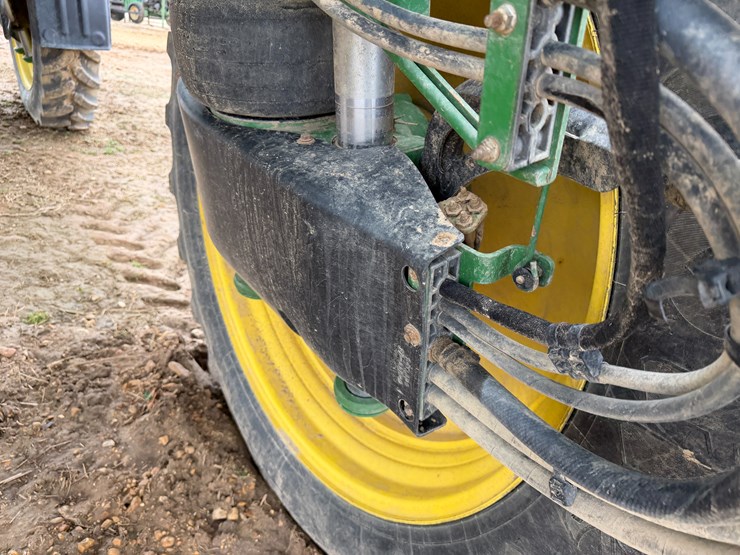 2015-john-deere-r4030-image-13