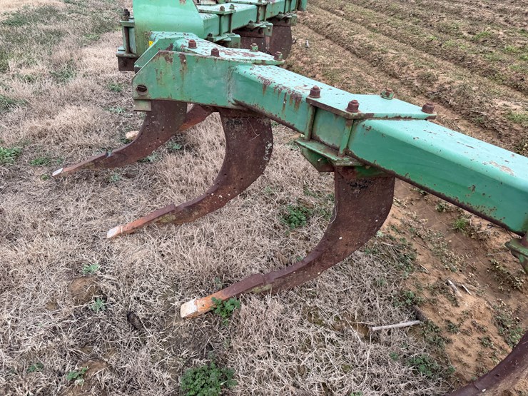 #38718-•-7-shank-chisel-plow-image-7