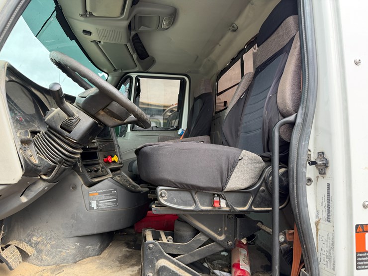 2016-international-prostar-image-59