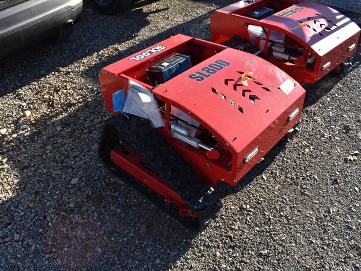 sdl-sl800-crawler-lawnmower-image-2