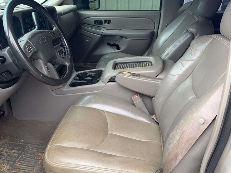 2005-chevrolet-silverado-3500-image-11