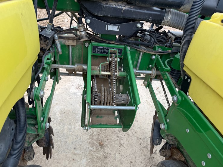 john-deere-1725-image-44