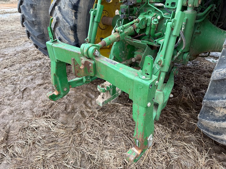 2014-john-deere-8260r-image-22