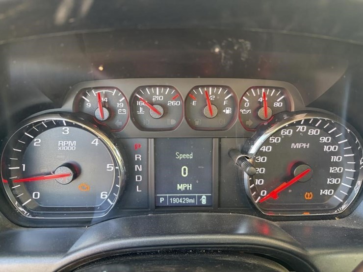 2018-chevrolet-1500-image-14