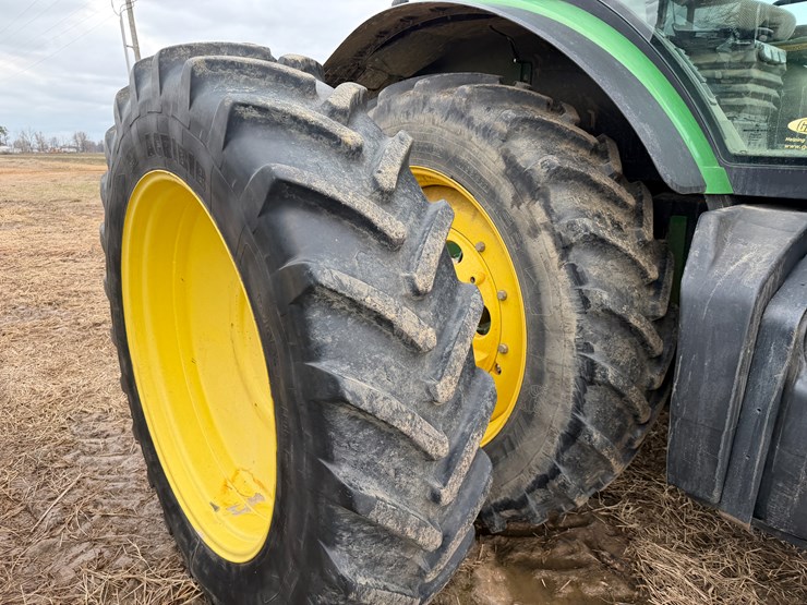 2014-john-deere-8260r-image-10