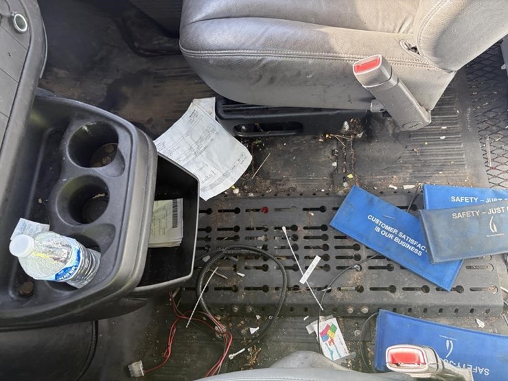 2008-utility-van-image-24