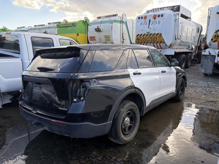 2022-ford-explorer-image-3