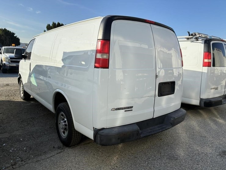2008-chevrolet-express-3500-image-4
