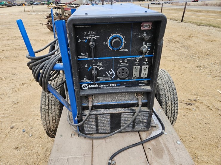 miller-bobcat-225g-image-8