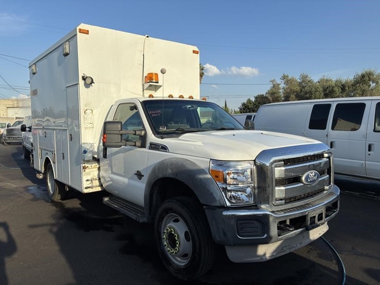 2011-ford-f550-image-2