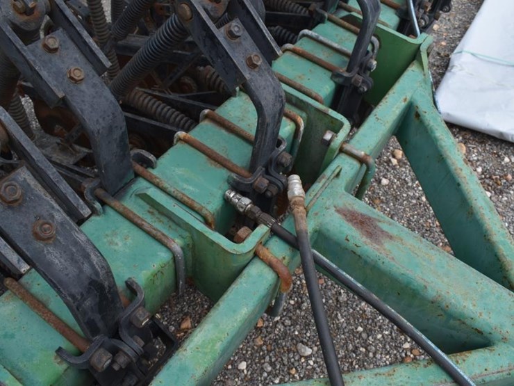 10'-great-plains-no-till-drill-image-13