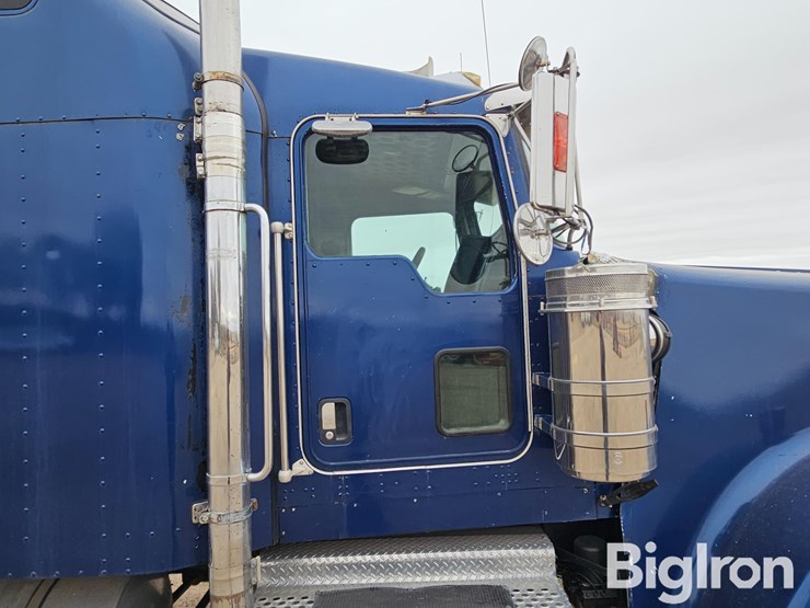 2005-kenworth-w900b-image-19