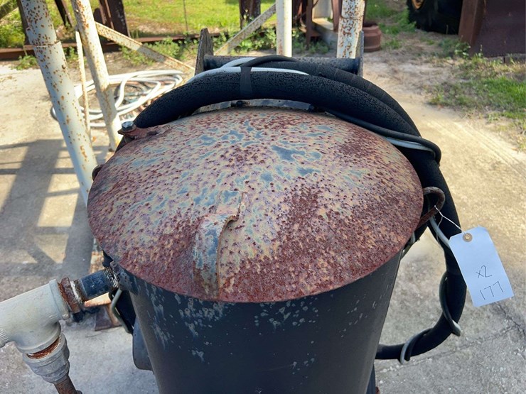 mobile-sand-blaster-and-rack-image-10