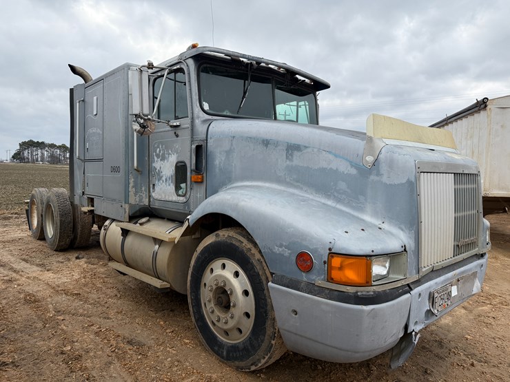 1990-international-9400-image-2