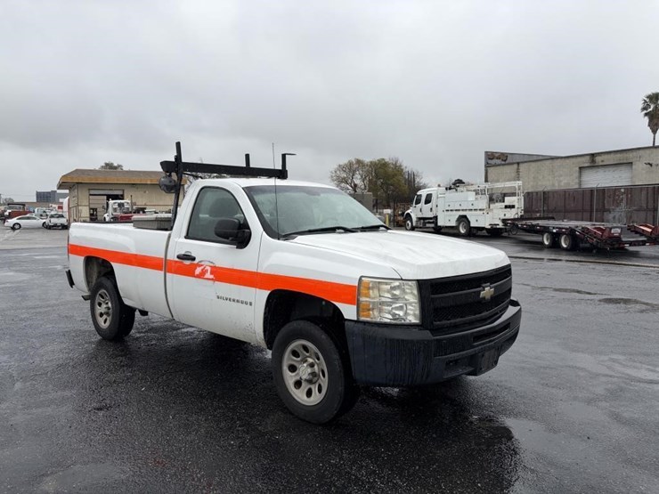 2009-chevrolet-silverado-1500-image-2
