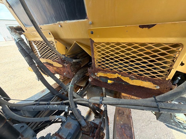 2016-agco-terragator-9300-image-30