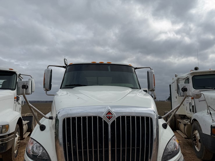 2016-international-prostar-image-36