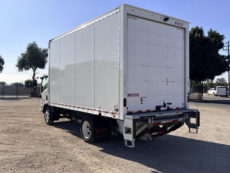 2024-isuzu-npr-image-4