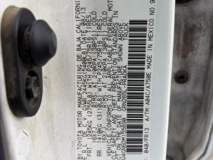 2013-toyota-tacoma-image-18