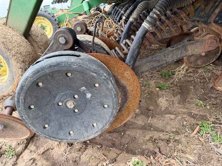 john-deere-1560-image-48