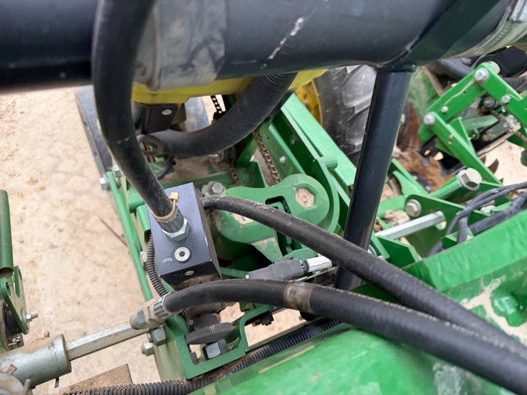 john-deere-1725-image-96